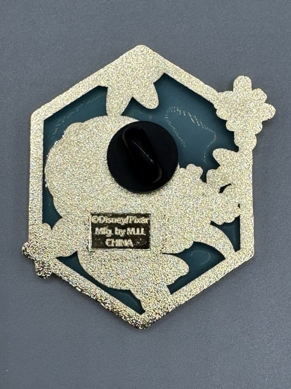 Disney Pixar Chibi Hexagon Stained Glass Blind Pin SQUIRT Finding Nemo New Open - Picture 3 of 3